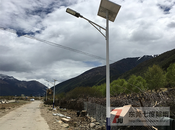 东莞麻豆电影在线观看照明农村太阳能路灯安装效果图片