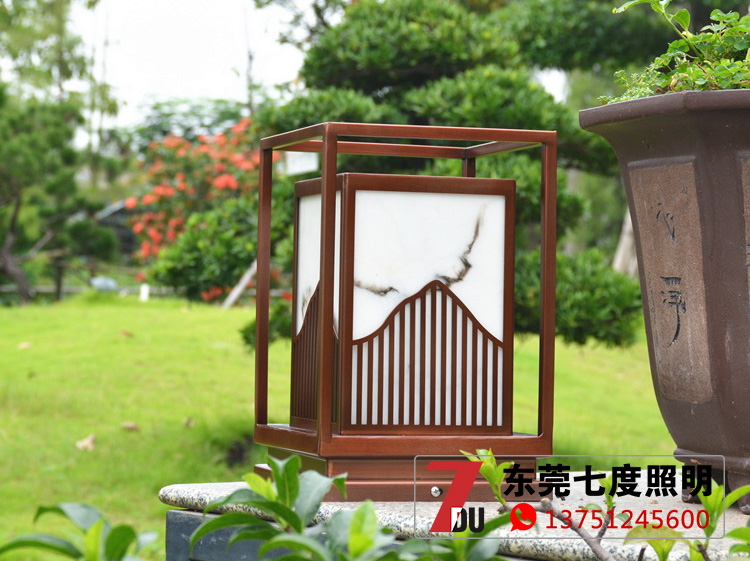 麻豆电影在线观看不锈钢镀铜拉丝草坪灯\柱头灯安装效果实拍