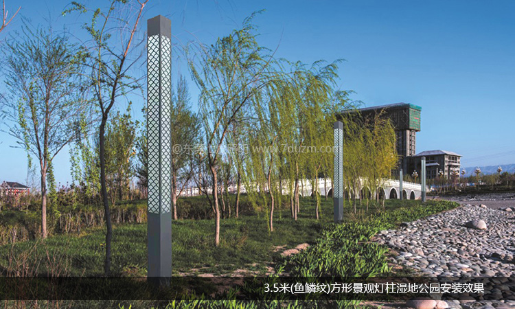 3.5米高(鱼鳞纹)方形久久久永久久久人妻精品麻豆柱湿地公园安装效果